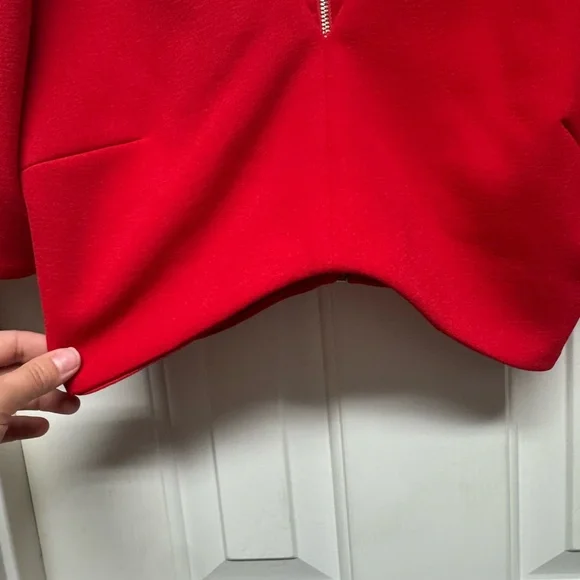 Elliatt Red Puff Sleeve Crop Top - Picture 4 of 11